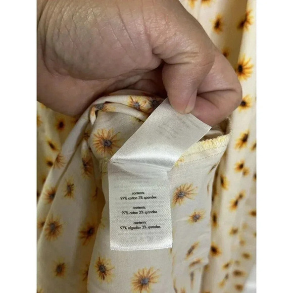 NWT WE WORE WHAT Daisy Print Floral Smocked Maxi Tiered Dress Medium Coastal - Picture 8 of 10